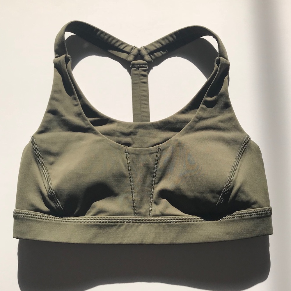 Lululemon sports bra size 4